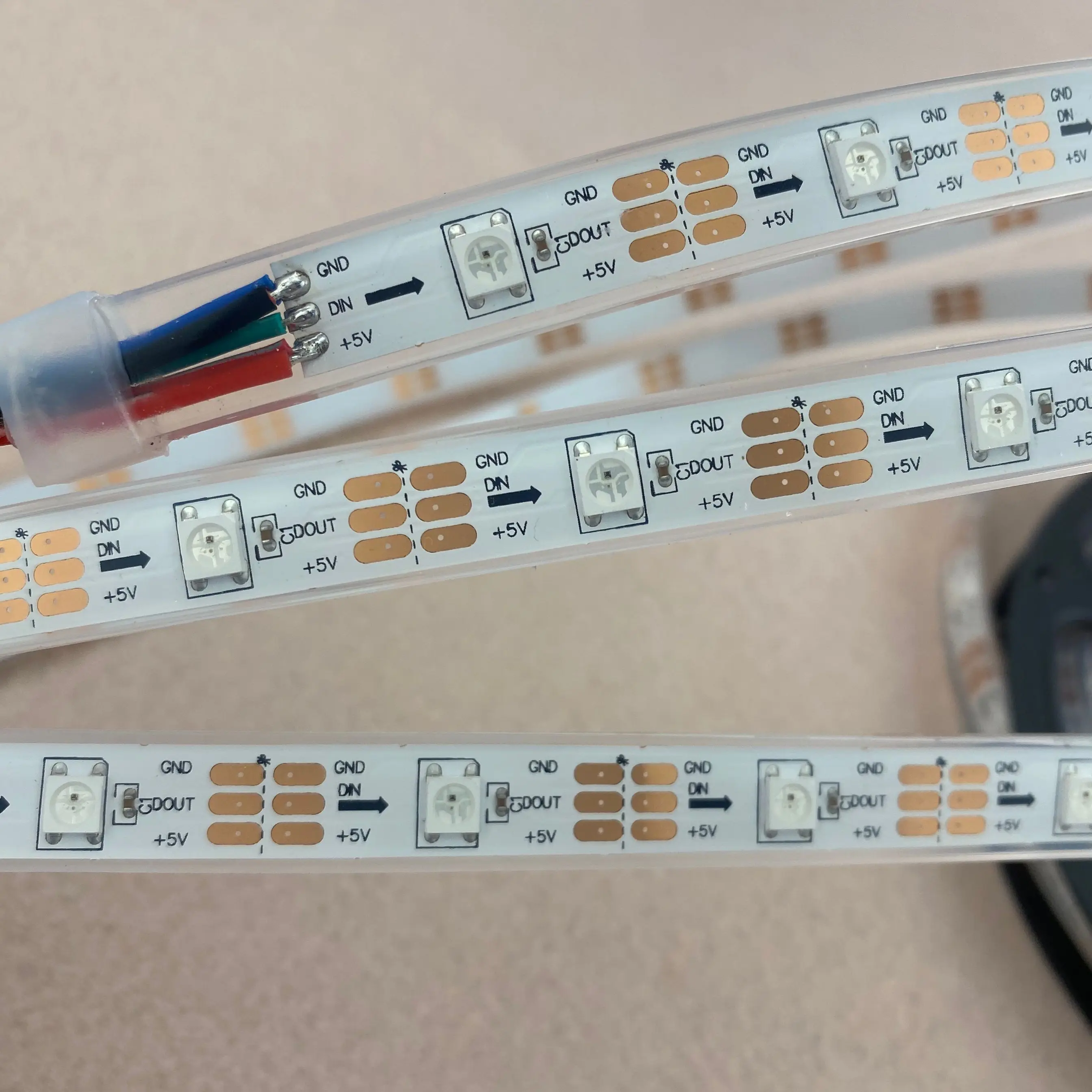 Светодиодная цифровая лента 5m DC5V IP65 WS2812B 30 шт. WS2812B/M с пикселями 36 Вт Белая
