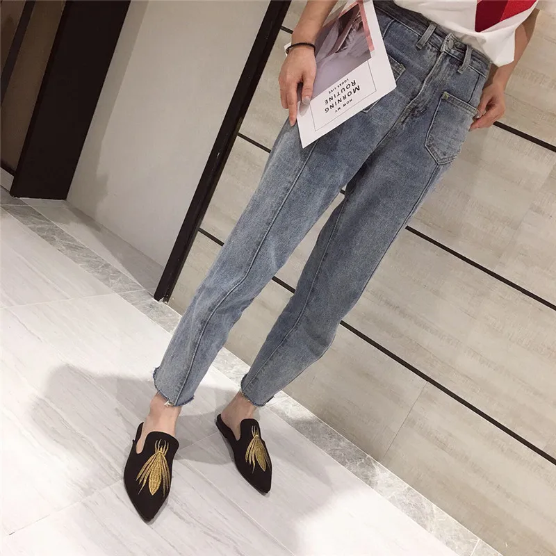 MOLAN Designers Luxury Velvet Mules Women Embroidery Animal Slippers Pointed Toe Flock Flat Moccasins Floral Loafers 35-41