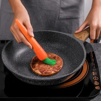 

2020 Cartoon Carrot Silicone PP Material Oil Brush Heat Resistance Non-Stick Baking BBQ Brushes BBQ Accessories Kitchen Gadgets