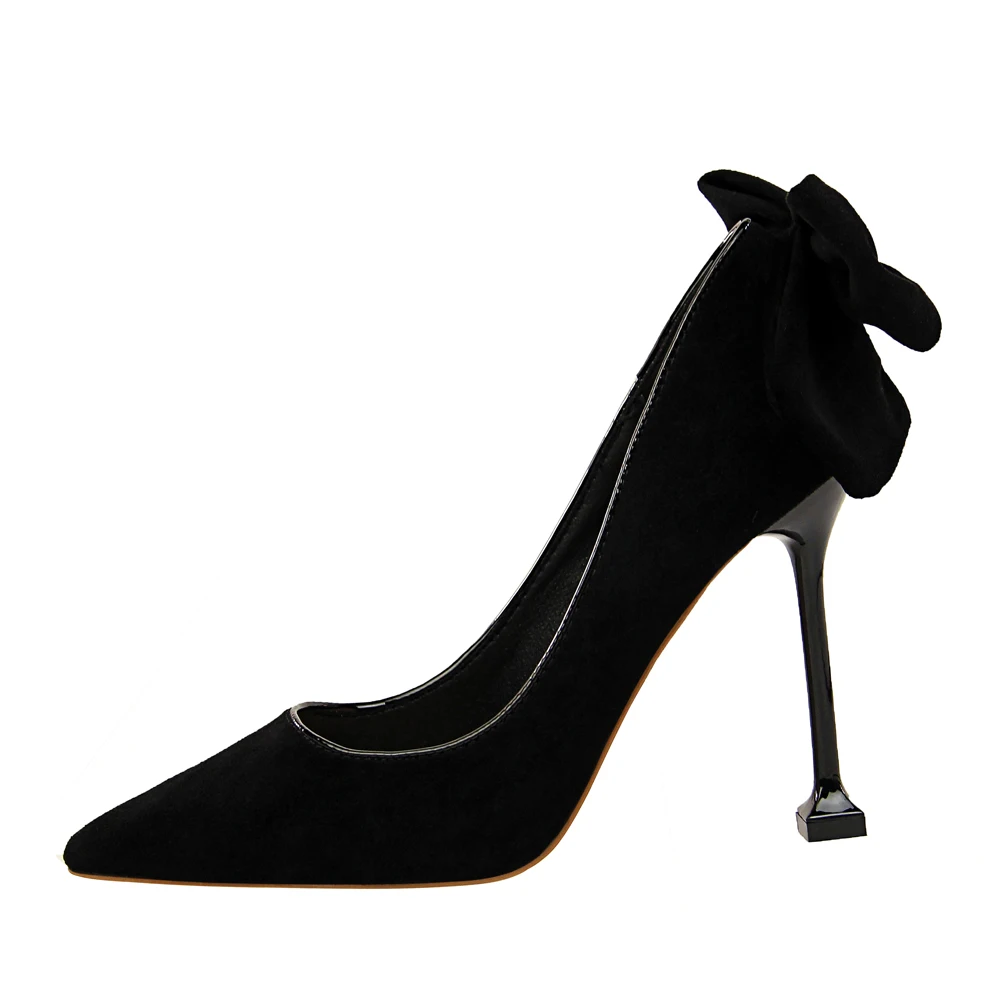 

Metal Carved Thin Heel High Heels Pumps Women Shoes 2020 Sexy Pointed Toe Ladies Shoes Fashion Candy Colors Wedding Shoes 17175