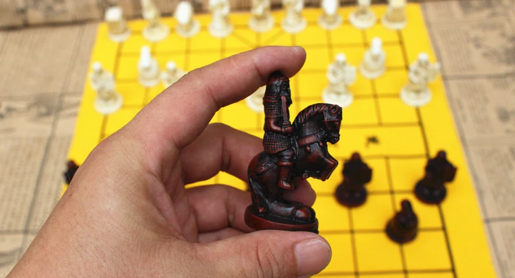 Китайский Набор для игры в шахматы новые традиционные Смолы Шахматы из замши кожа шахматы высокого качества шахматы, настольные игры в стиле ретро
