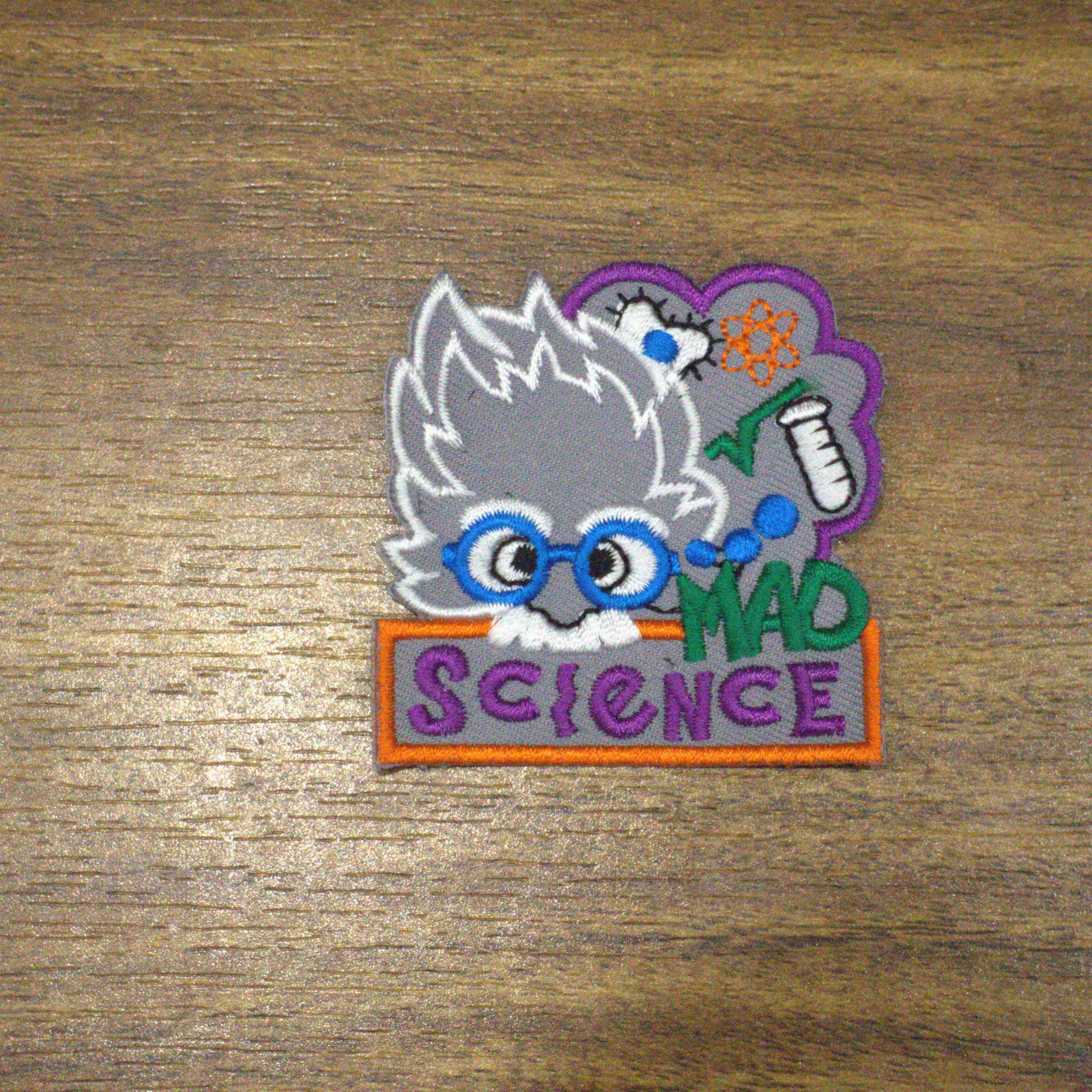 

2019 custom embroidery patches and embroidered emblem 5
