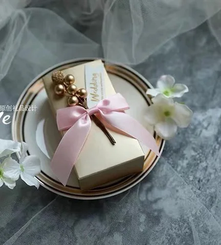 light pink 50 шт./партия, уникальный персонализированный контейнер для шоколада, коробки для конфет, свадебные подарки на заказ, Подарочная коробка для гостей - Цвет: light pink