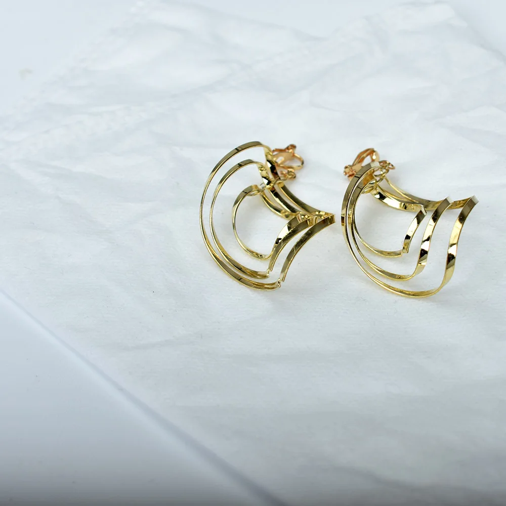 Exaggerated No Ear Hole Metal Jewelry Gold Color Hollow Big Geometric Clip Earrings For Women Non Pierced Ear Cuff
