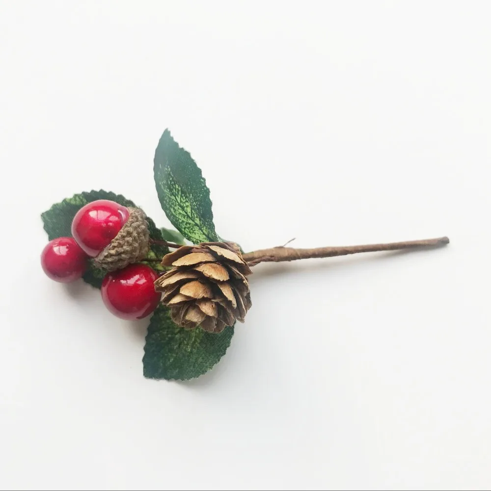 5PcsPack Christmas Red Berry And Pine Cone Christmas Picks With Holly Branches For Holiday Decoration Great Addition Decor Crafts QW25 (8)