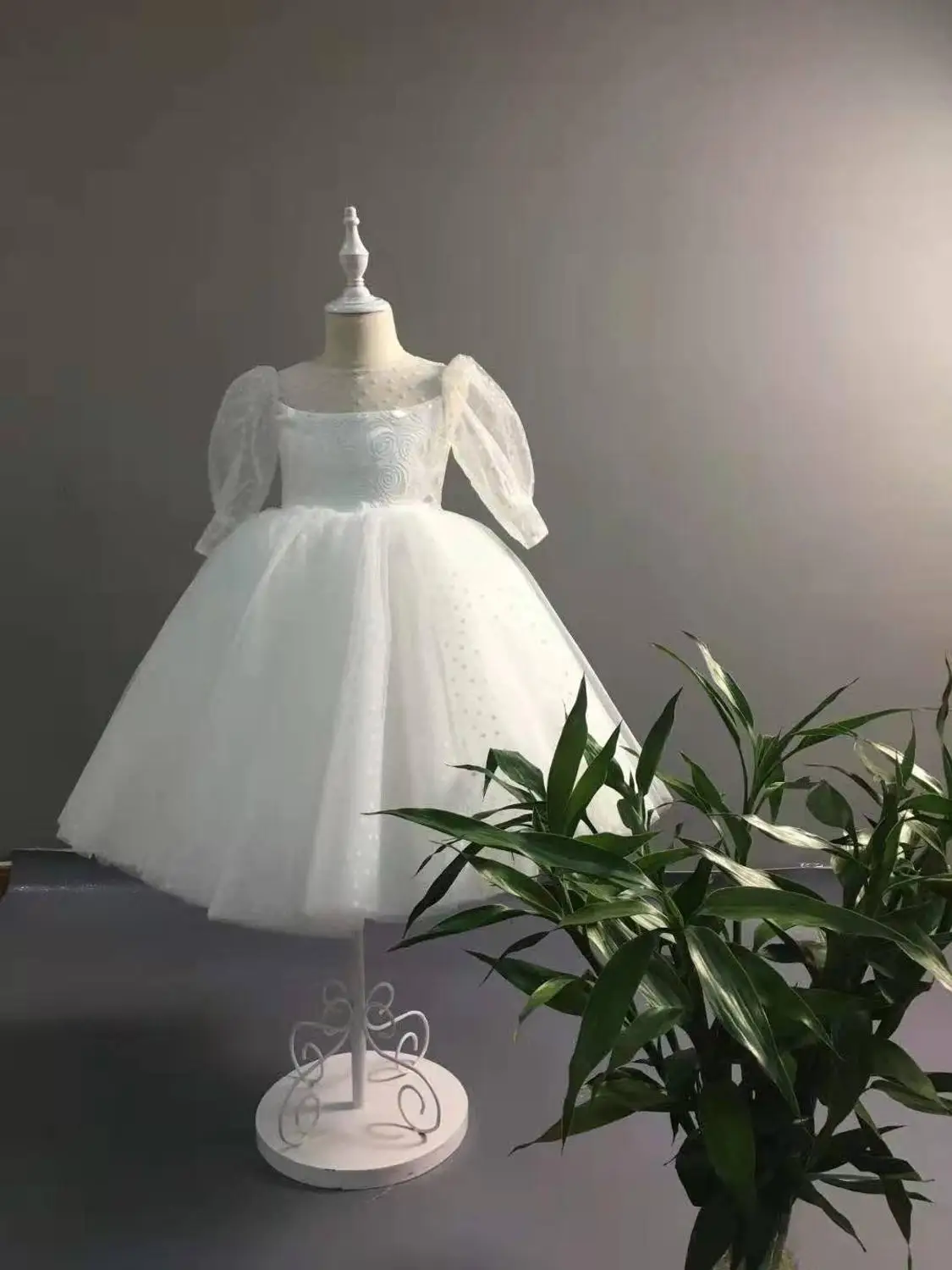 

White Flower Girls Dresses For Wedding Tulle Long Sleeve Ball Gown Girls First Communion Dresses Princess Party Dress