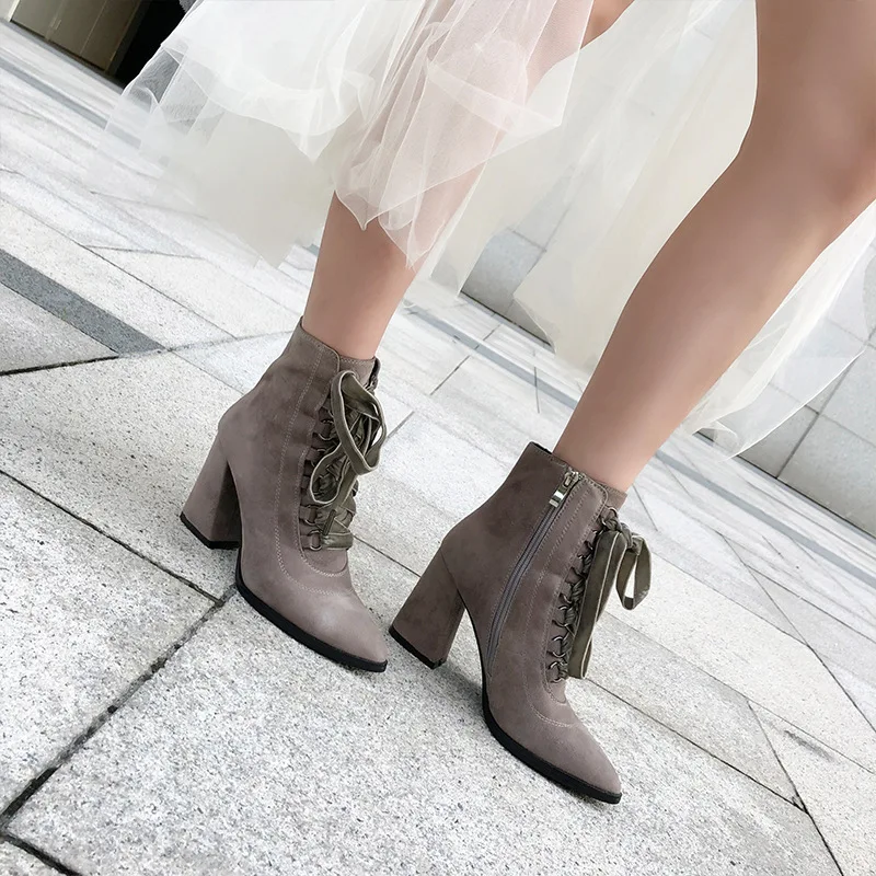 

2018 New Style plus Velvet Martin Boots Women's Fashion British Style Chunky Heel Pointed Boots Bandage Cloth Side Zipper High H