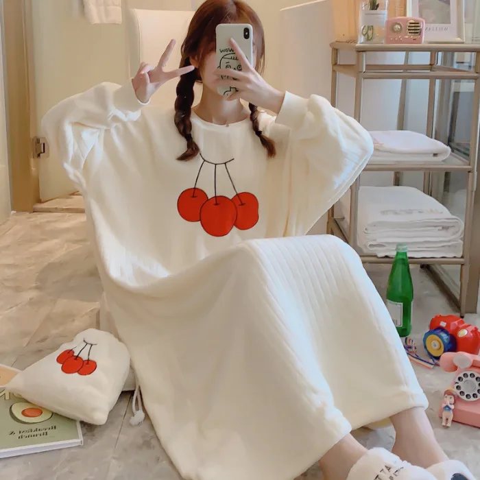

19 Winter New Style Flannel WOMEN'S Pajamas Cherry Loose-Fit WOMEN'S Nightgown Send Cloth Bag
