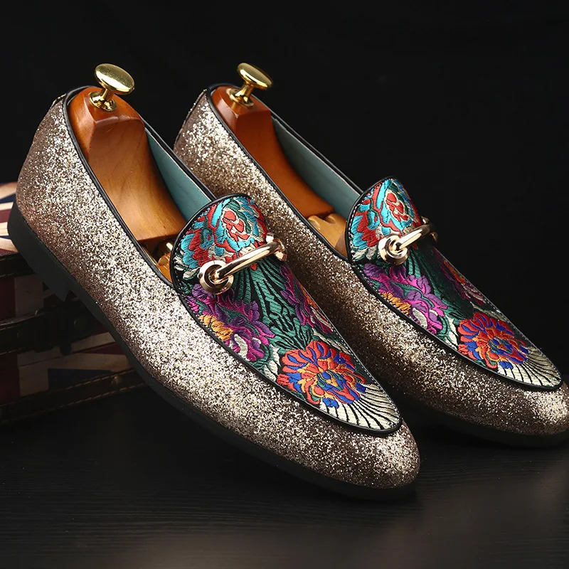 

Men Shoes Cool Retro Embroidered Pointed Shoes-Style Low Top Slip-on Sequin Lazy Peas Leat