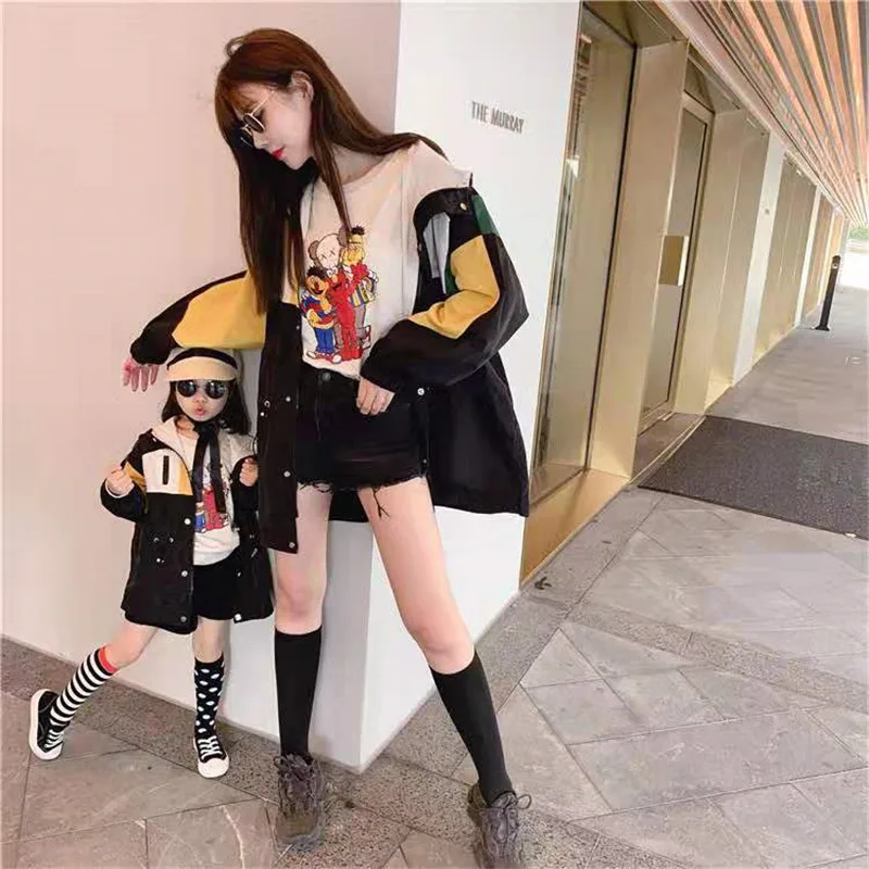 

2019Autumn Winter Family Matching Outfits Windbreaker Hooded Contrast Matching Color Loose Fashion Long Tooling Jacket Mom Kids