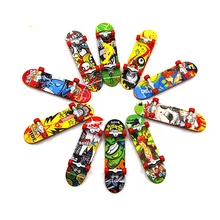 Planches à roulettes en plastique de couleur aléatoire pour enfants, Mini doigt créatif, jouets Puzzle, jouets de pécompression, 3/6 pièces