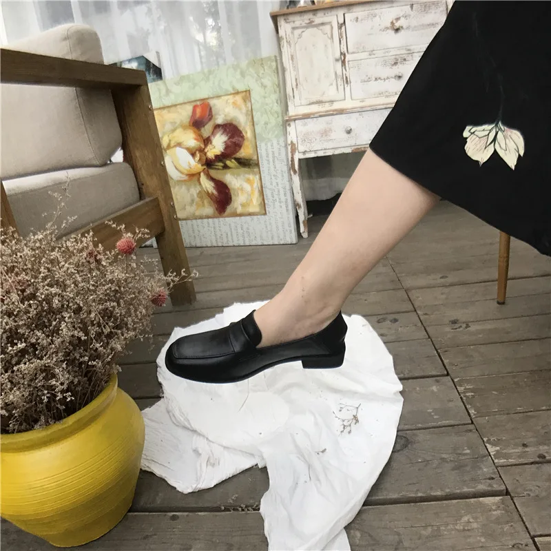2022 Autumn Retro Square Toe Thick Heel Black Soft Girl Small Leather Shoes Female New Style Korean College Style Loafers
