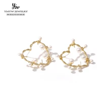 YMYW медное Сердце Имитация жемчуга серьги-гвоздики геометрические полые милые романтические очаровательные креативные серьги ювелирные изделия для женщин вечерние