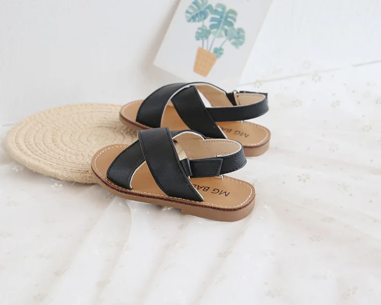 Toddlers Boys Girls Sandals 2022 Summer Children Beach Shoes Kids Fashion Sandals Cross-tied Anti-sliperry Soft Simple New Hot children's sandals near me