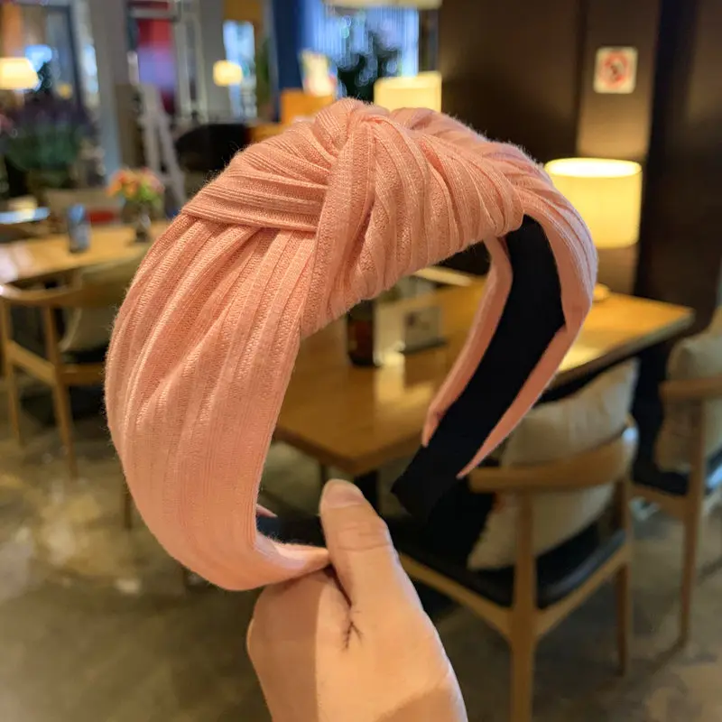 LEVAO, одноцветные вязанные повязки для волос с перекрестными узелками, головной убор с широкими краями, пластиковый обруч для волос, ободок для девочек, аксессуары для волос - Цвет: Розовый