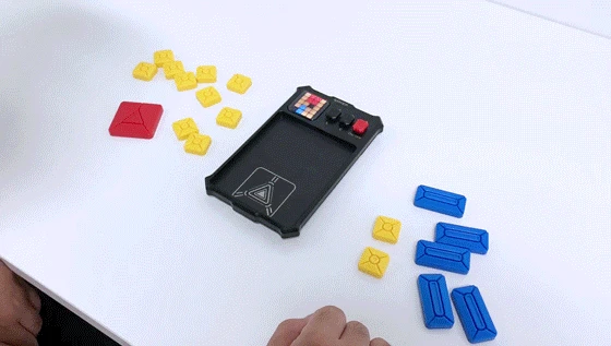 Suggest to parents: No matter whether they have money or not, buy educational toys for their children and let them put down their mobile phones to become smart