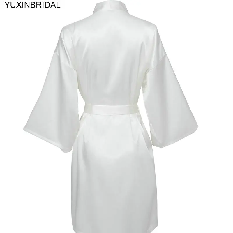 YUXNBRIDAL Атласный халат для невесты, Свадебный банный халат, одежда для невесты, Свадебный Однотонный женский халат до колена - Цвет: White
