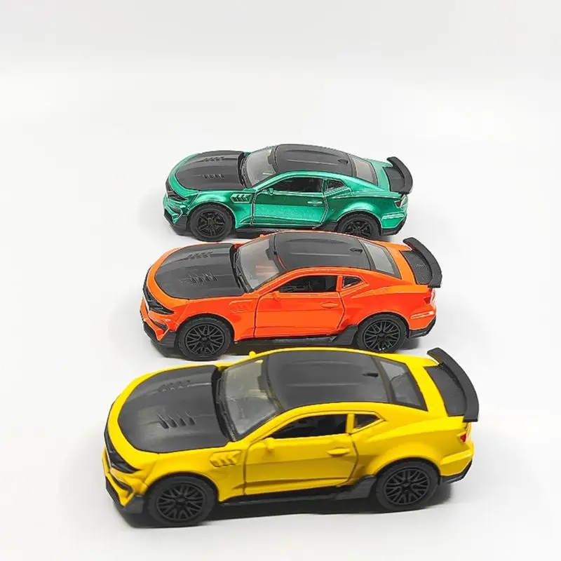 Спортивный автомобиль Chevrolet 1:36 с тремя дверями и открытым силовым контролем