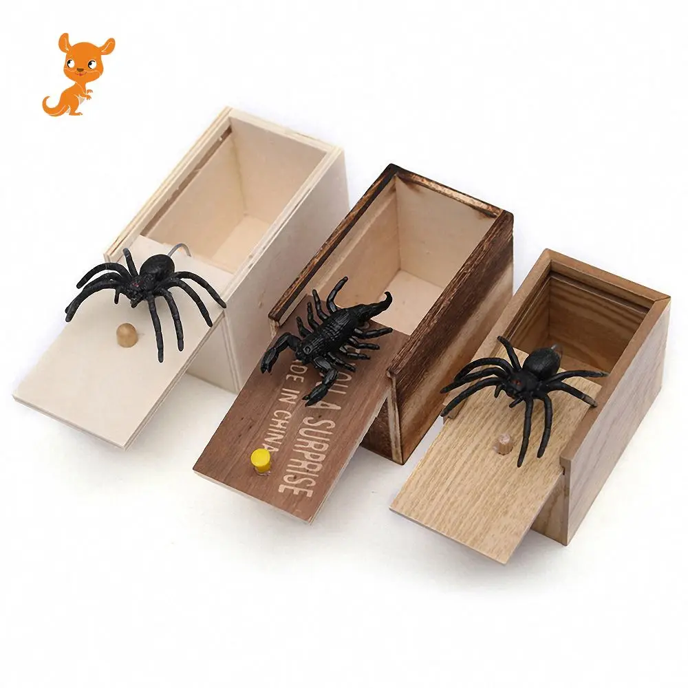 

Novelty Prank Scare Spider Box Wooden April Fool's Day Surprise Lifelike Practical Joke Trick Play Scare Toy Gag Kids Funny Gift