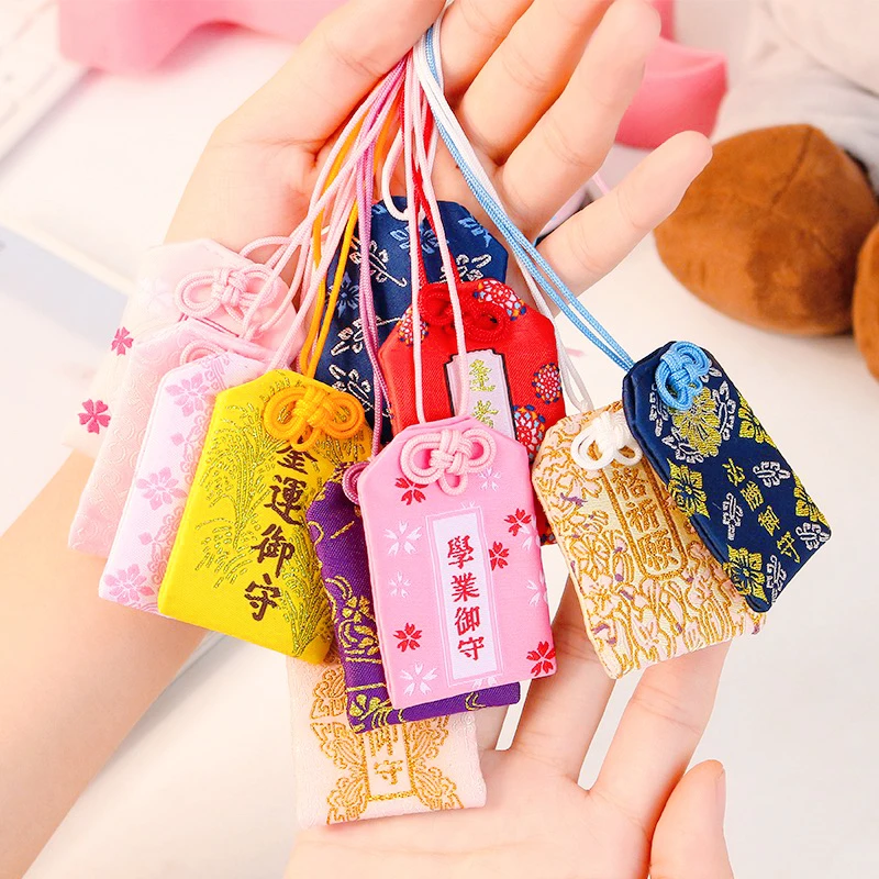 SOIMISS Key Chain Womens Car Accessories Tote Purse Metal Wallets for Women  Omamori Protection Blessing Keychain Car Keychain for Women Japanese  Keyring Japanese Bag Keychain Key Ring Bags at  Women's Clothing