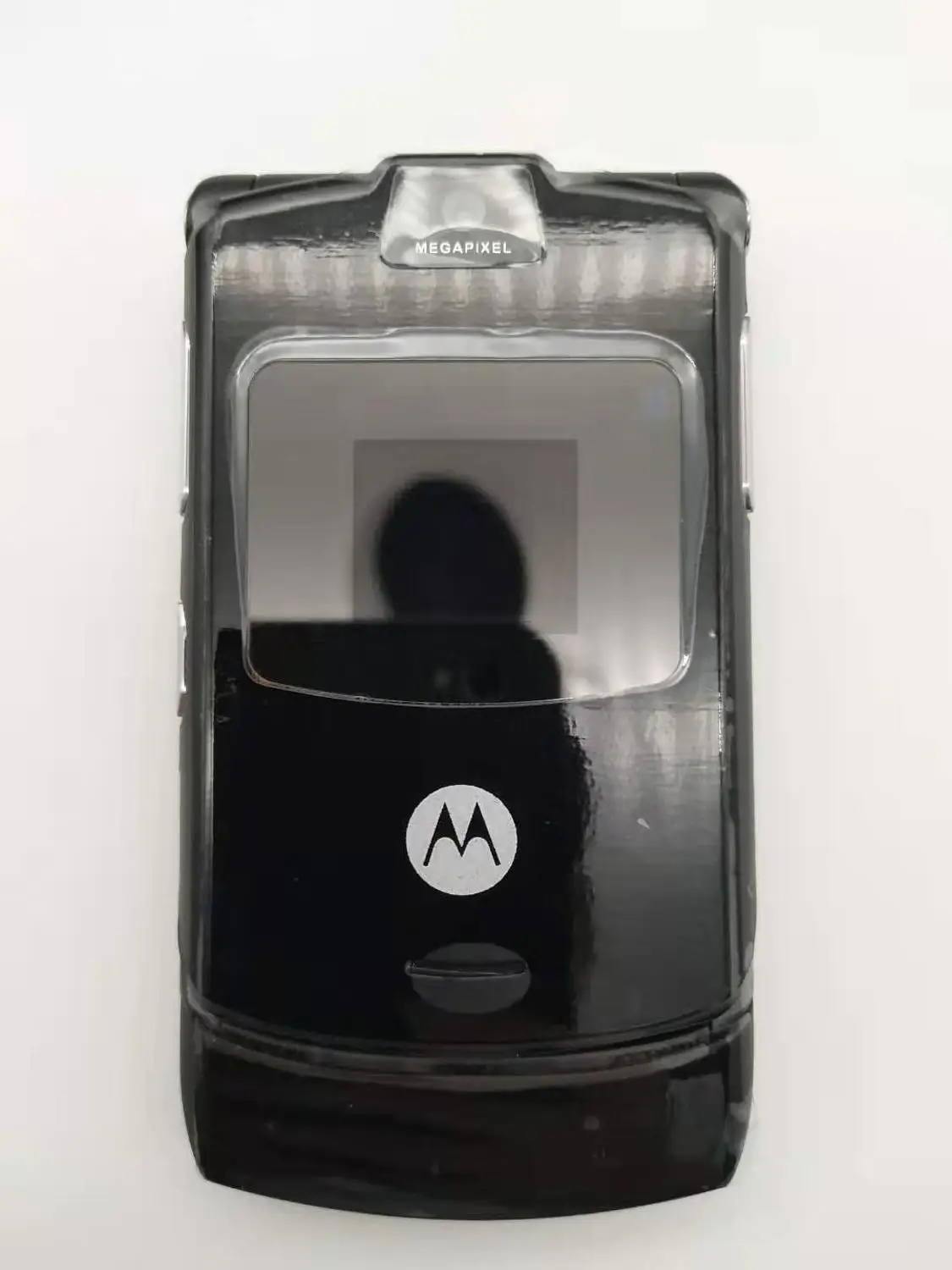 

30pcs/lot 100% Original V3 World Version Flip GSM Quad Band Motorola Razr V3 mobile phone one year warranty Free shipping