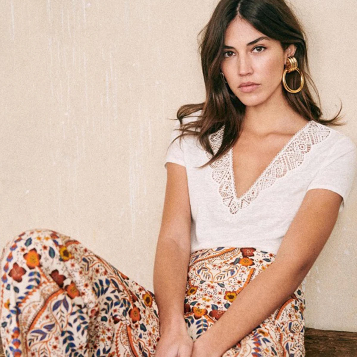 Женская Однотонная футболка с V образным вырезом элегантная повседневная