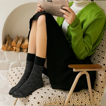 

new Fashion winter Wool lady socks Simple and easy to ride floor socks Warm and comfortable girl socks Free Delivery