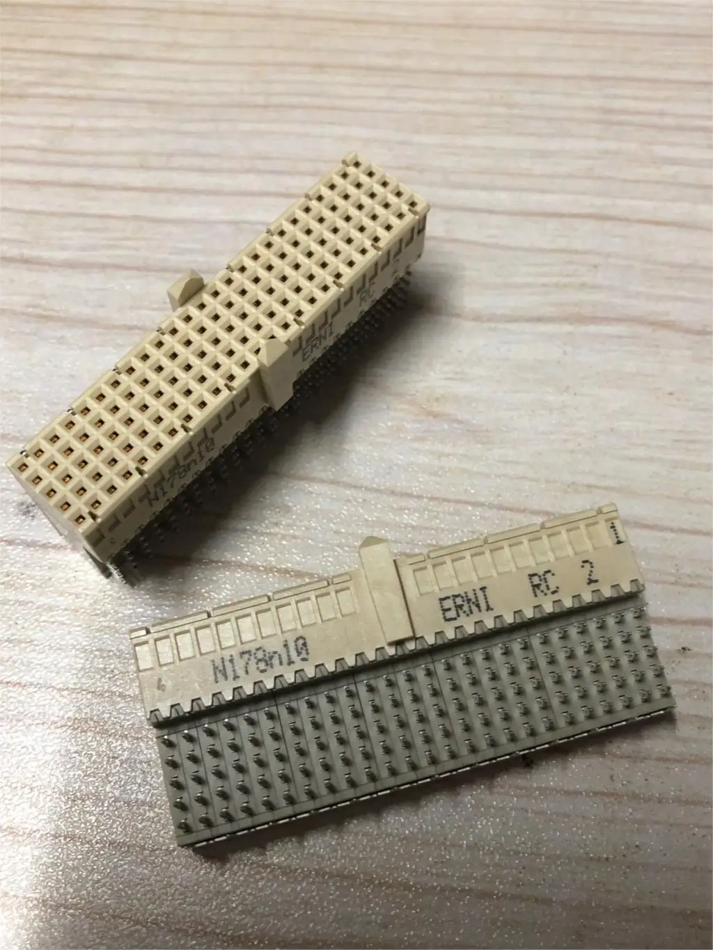 100% новые и оригинальные ERNI 354866 PCI 125P 2 0 мм|Запасные части| |
