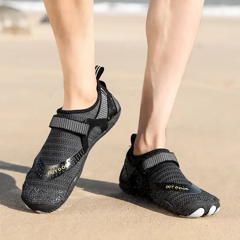 Zapatillas de Agua para Senderismo para Hombre Escarpines de Buceo Zapatillas Snorkel Surf Playa Yoga Piscina Secado r/ápido Malla Ligera Transpirable Zapatos Impermeables para Correr al Aire Libre