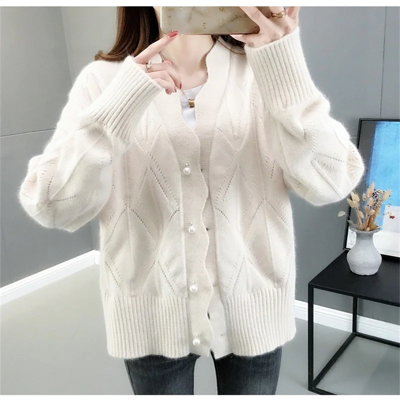 

Net red women's autumn and winter new knitted cardigan women's loose V-neck solid color versatile top women's coat