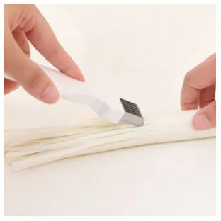 

Japanese Style Kitchen Onion Cutter Cut Onion Onion Cutting Knife Onion Maker/Onion Cutter/Onion Cutting Knife