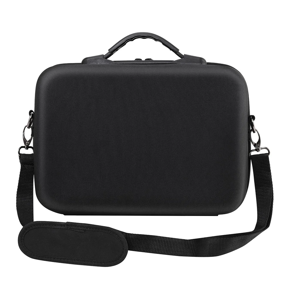 Sac à dos de transport pour drone DJI porté par une personne, léger et confortable pour les déplacements.