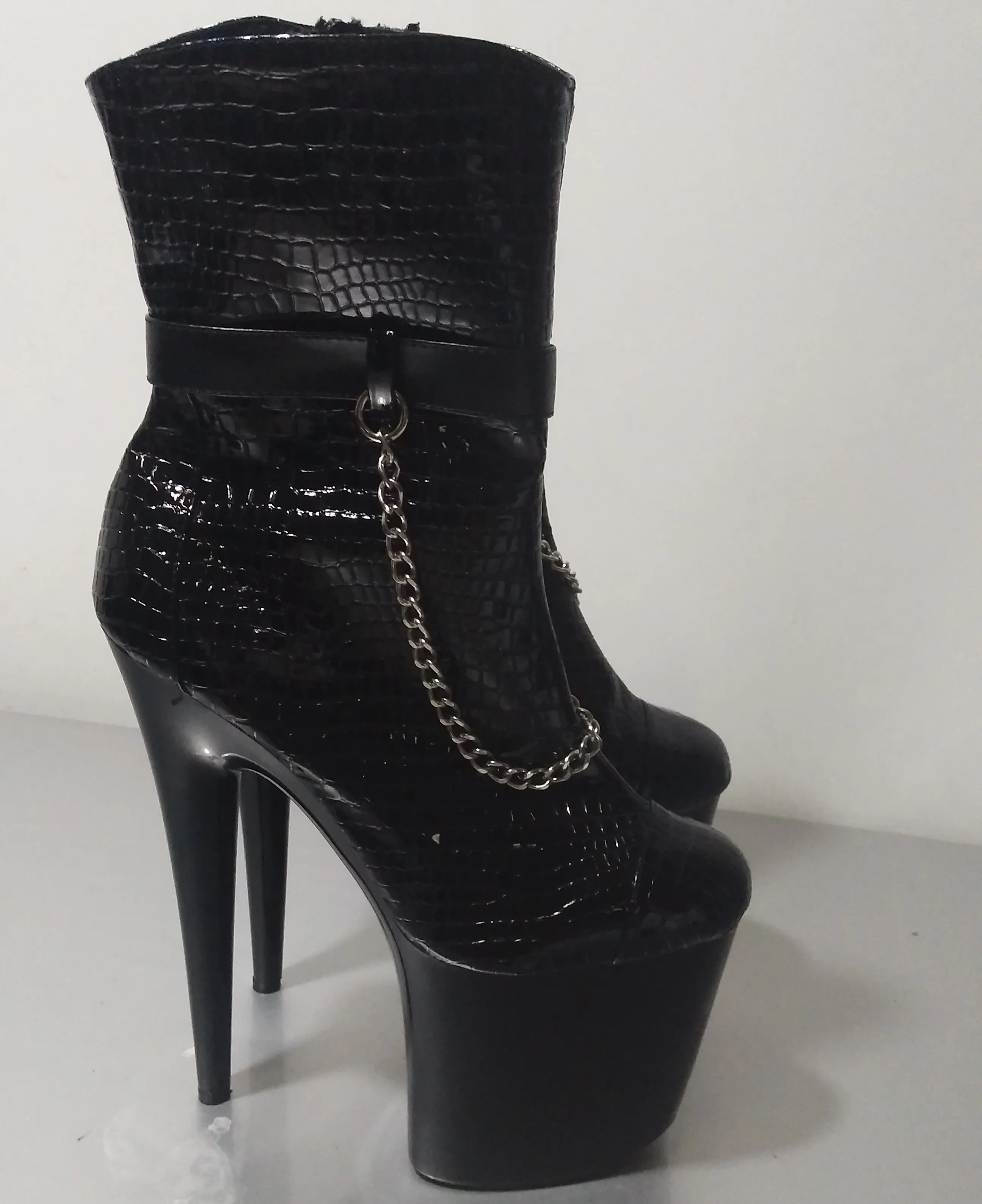 8 inch women short boots winter punk motorcycle boots 20cm gold chain Platform high heels party shoes dress ankle boots