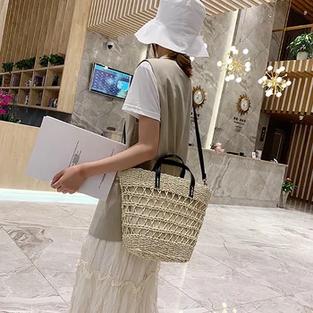 

Fashion Portable Bucket Bag Straw Beach Holiday Woven Bag Shoulder Messenger Bag