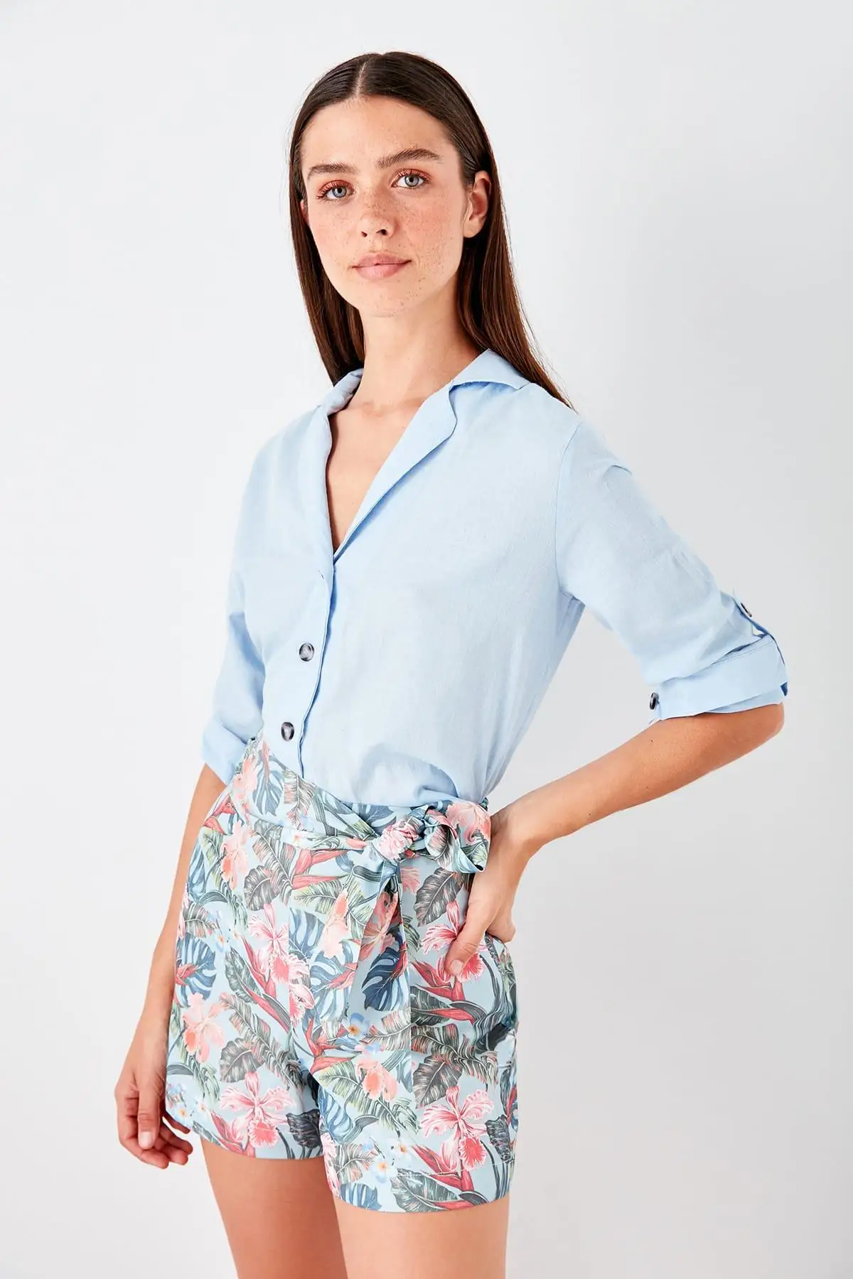 Trendyol Blue Bone Button Detail Shirt TWOSS19ST0197 | Женская одежда