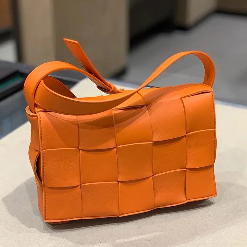

2019 New Fashion Personality Small Square Bag Wild Shoulder Messenger Bag Genuine Leather Weave Square Bean Curd Bag Female