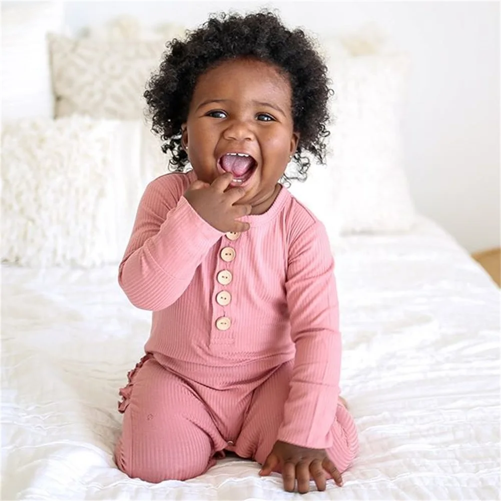 Emmababy Одежда для маленьких девочек и мальчиков длинный рукав; пуговицы Лоскутное ползунки с оборками головная повязка вязаное изделие в одинаковом стиле, осень