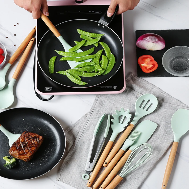 Green Silicone Utensils Cooking Kitchenware Tool Set With Wooden Multifunction Handle Non-Stick Spatula Ladle Egg Beaters Shovel