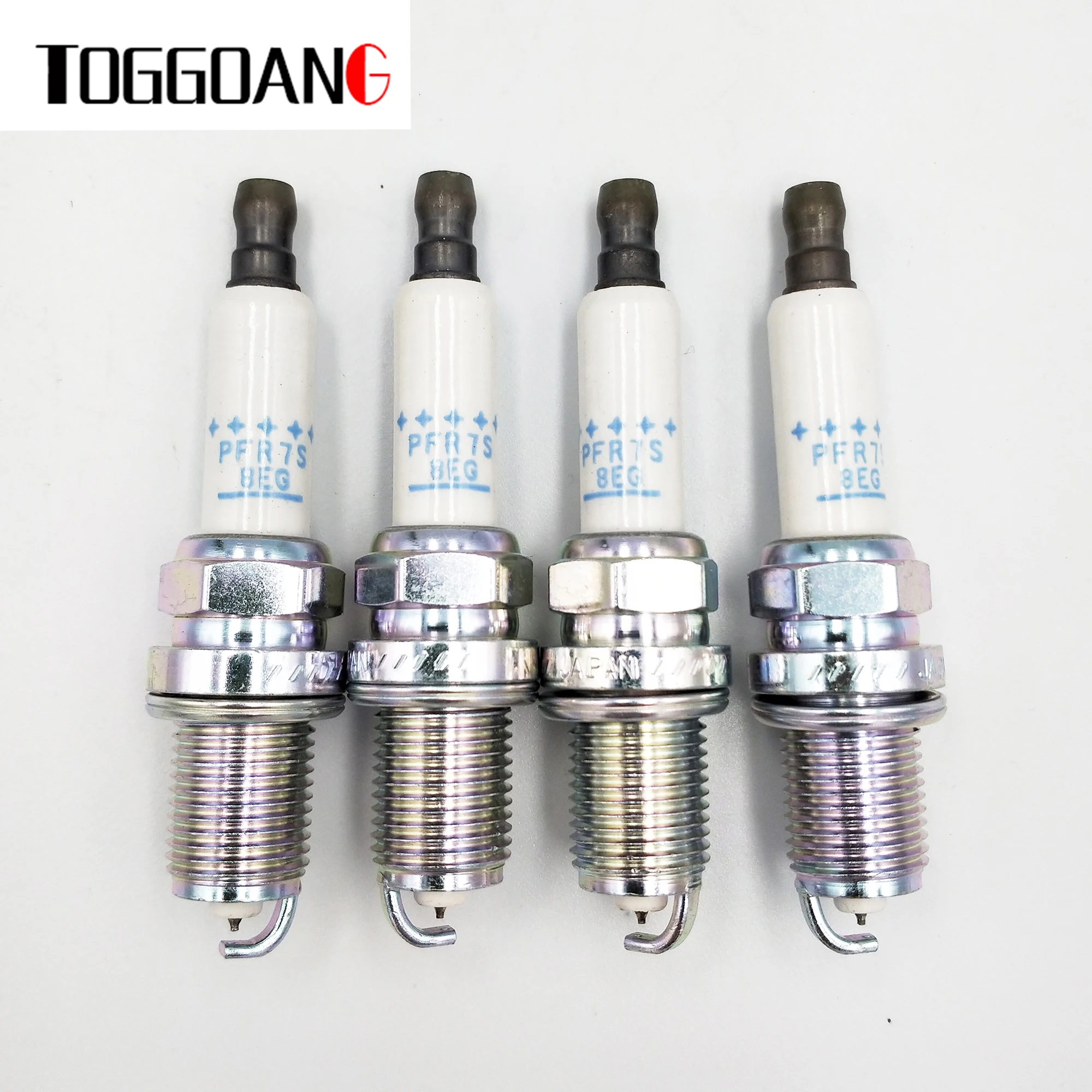 4 шт./лот Свеча зажигания подходит для AUDI A3 A4 Q3 Caravelle Passat Multivan Golf SKODA Octavia PFR7S8EG