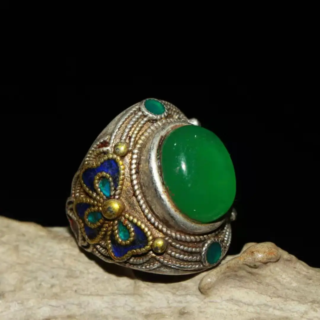 

Rare Old Old China silver&one piece &Jade & green Gem ring