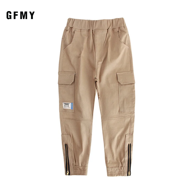 GFMY/ спортивные штаны Новые повседневные однотонные длинные штаны для мальчиков с карманами черного и хаки уличная одежда на металлической молнии детские штаны