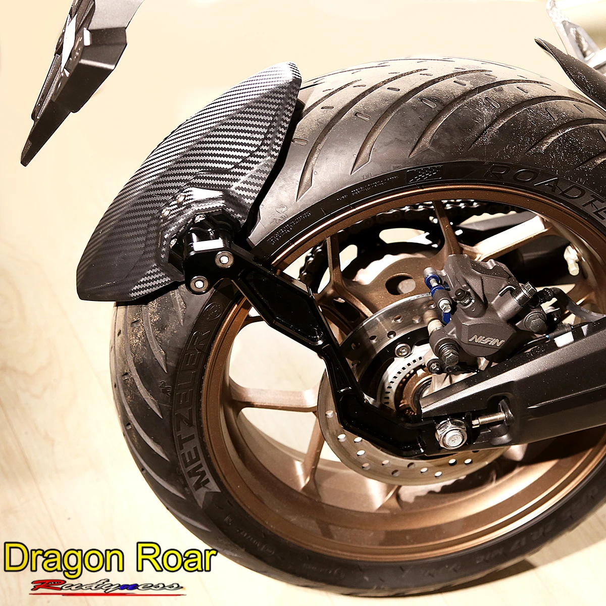 

Motorcycle Rear Carbon Fender Mudguard Splash Guard With Black Brackets For 2019 2020 Honda CB650R CBR650R Model
