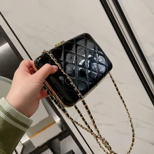 

New women's bags in 2022 Vintage handbag Personalized shoulder bag Fashion diagonal bag Casual underarm bag Designer signature