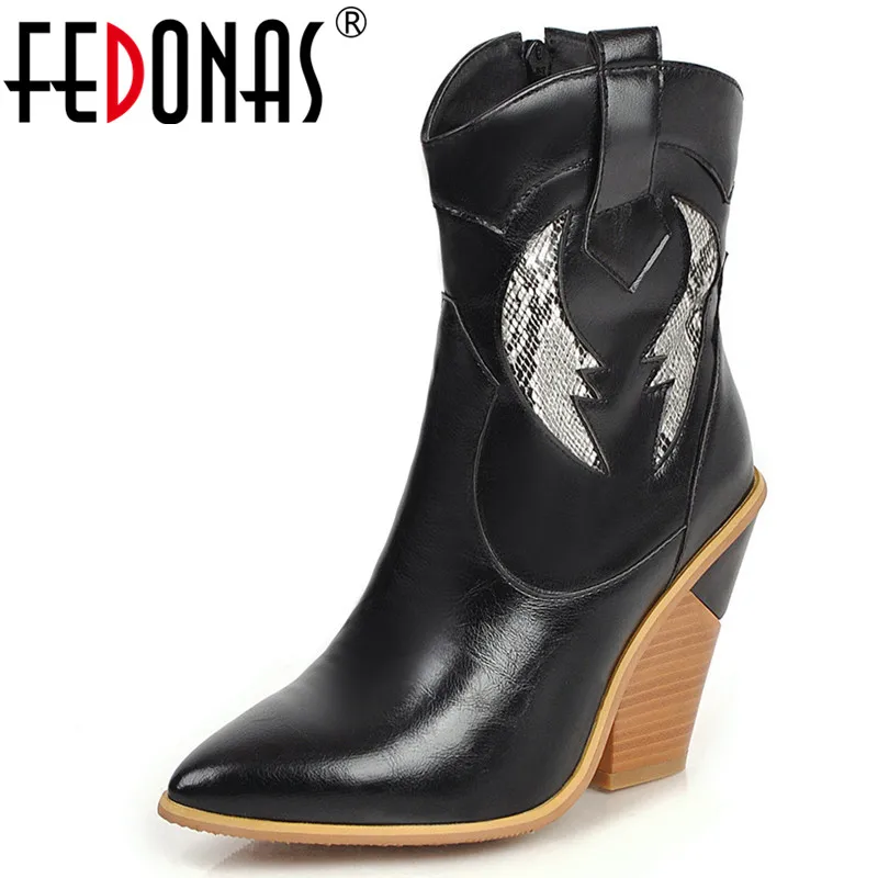 Женские короткие ботинки FEDONAS черные теплые из синтетической кожи с молнией на