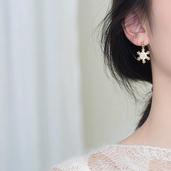 

Korean Small Snowflakes 925 Sterling Silver Christmas Earrings For Women Eardrop Delicate Super Fairy Part Gifts Fine Jewelry