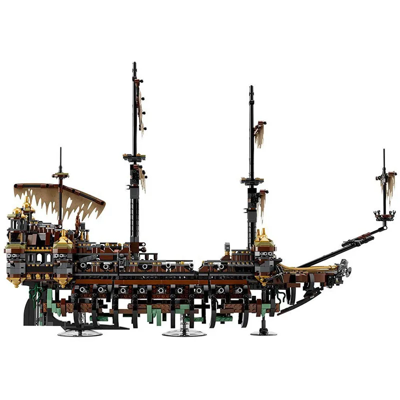 

Battle Ship Pirates of the Caribbean Silent Mary Flagship 10680 Model Building Blocks Bricks Toys Compatible 71042 2324pcs