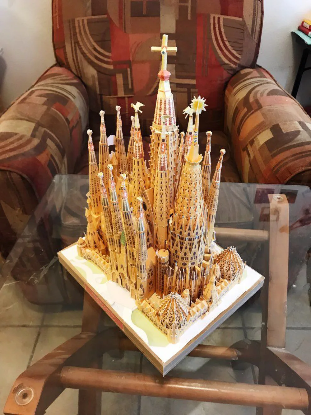 3D бумажная модель испанского собора Sagrada семейства всемирно известная