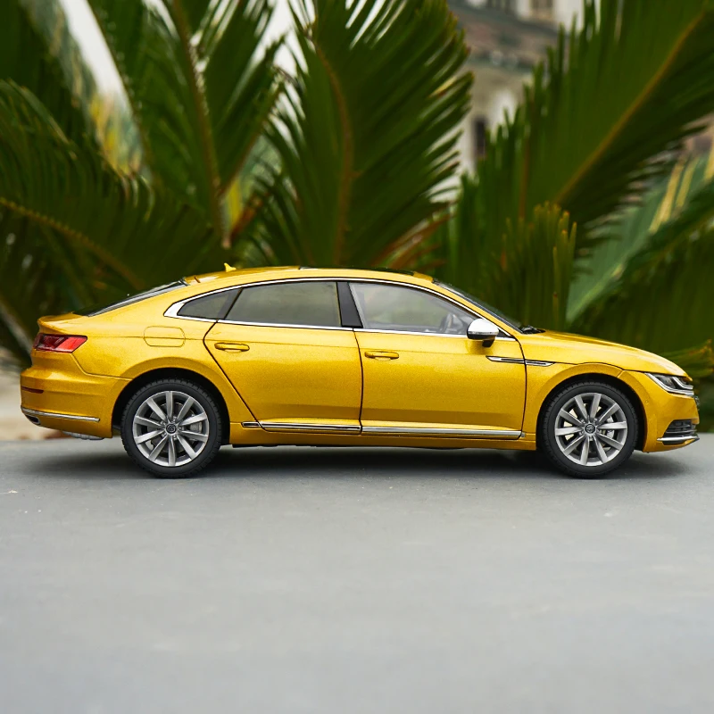 Оригинальная версия дилера 1:18 Масштаб Volkswagen CC Arteon с небольшим подарком