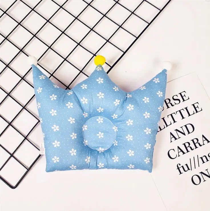 Подушки для сна для новорожденных; детская подушка с рисунком короны; хлопковая подушка для мальчиков и девочек с плюшевым помпоном; Подушка для кормления грудью; милая мягкая - Цвет: YCZ047B40