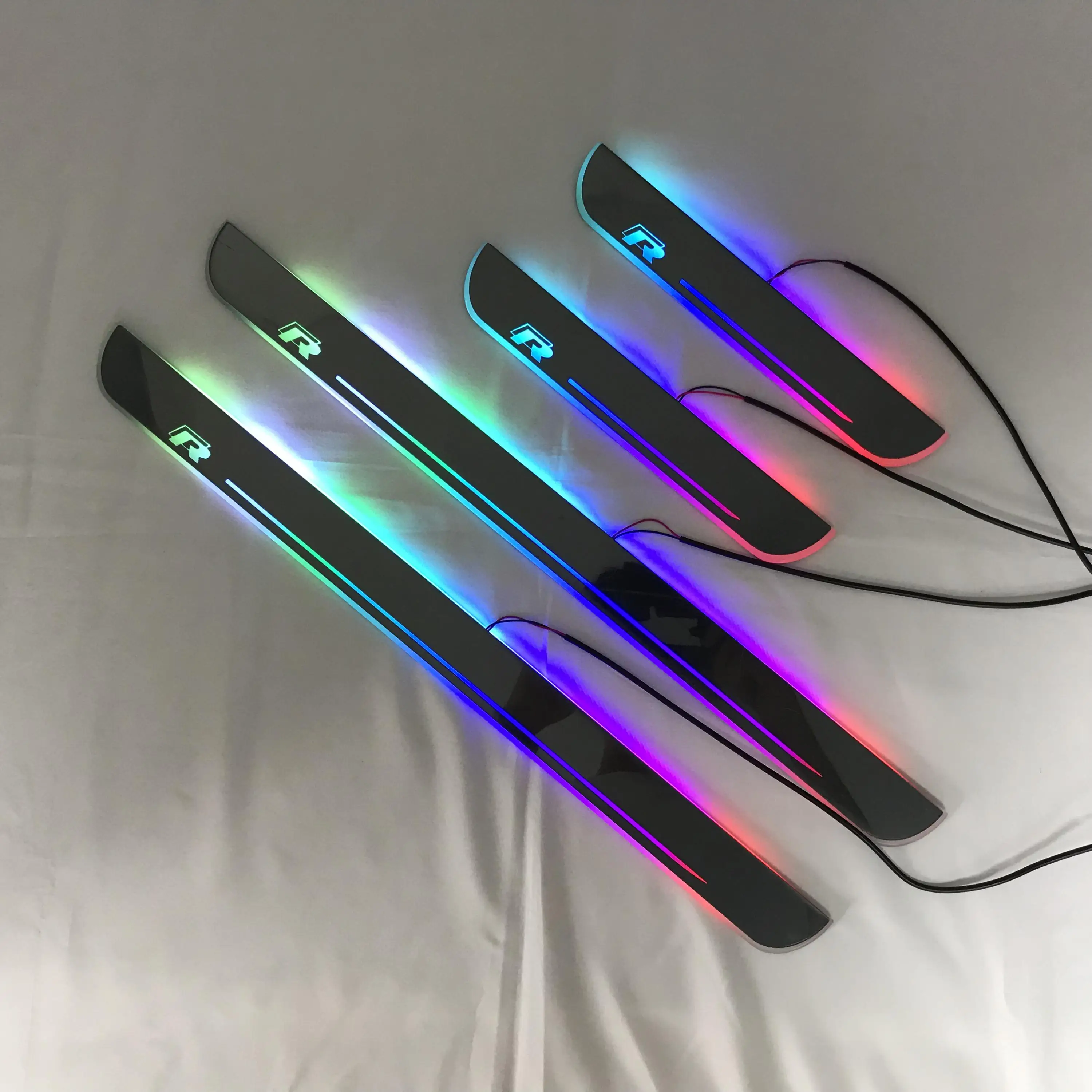 

Osmrk led moving door scuff for Volkswagen Golf 6 7 mk6 mk7 scirocco dynamic door sill plate flat lining overlay flow light,4pcs